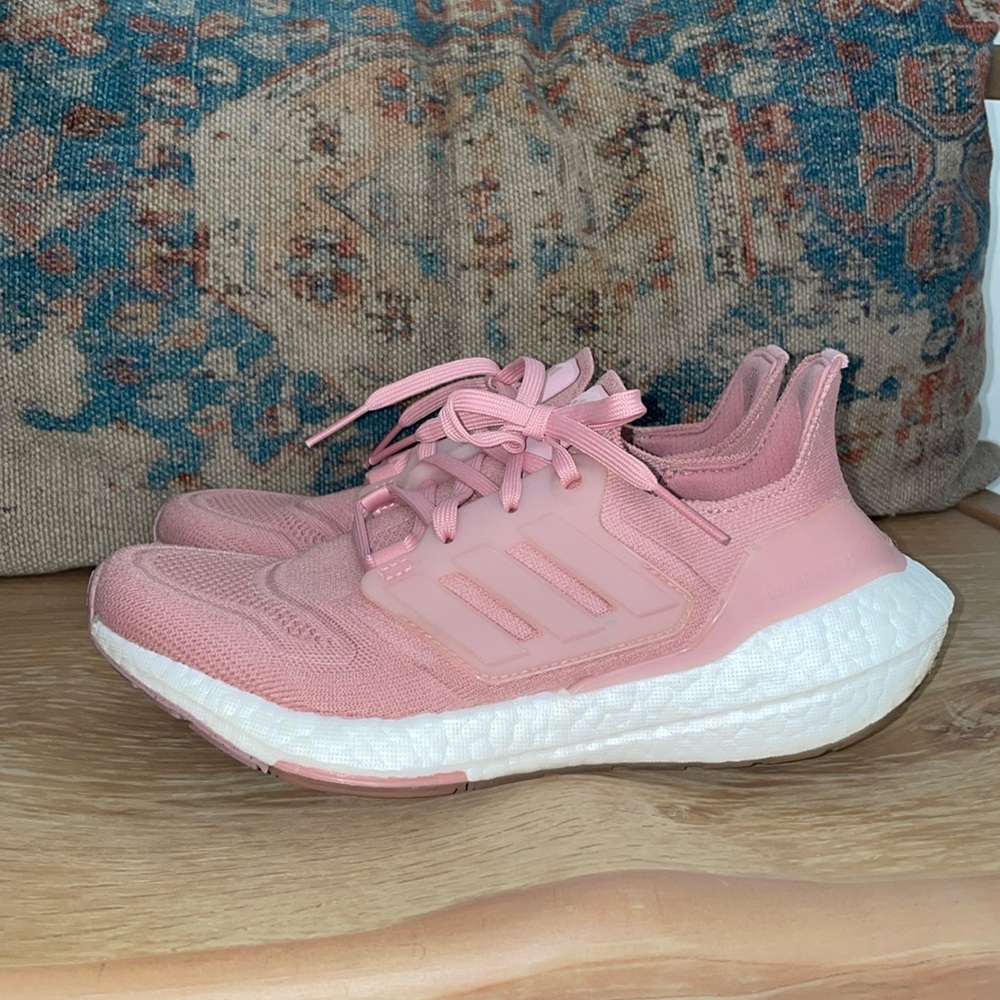 adidas women’s Ultraboost 22 Running Shoes